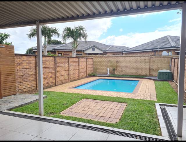3 BEDROOM SECTIONAL TITLE FOR SALE IN MEER EN SEE